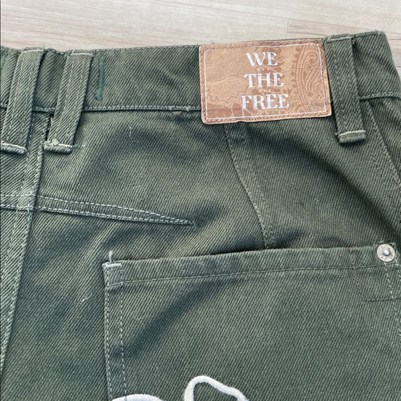 We The Free Southache Good Luck Green Embroidered Barrel jeans - Picture 7 of 8